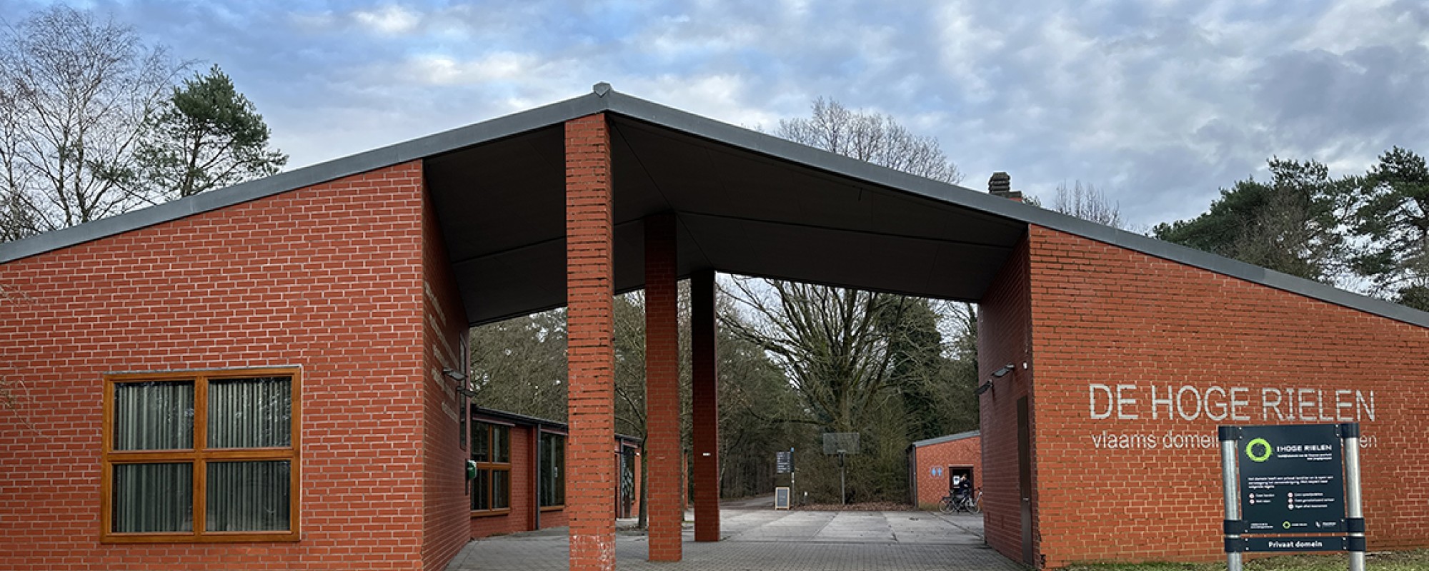 Hoge-Rielen-inkom-entree